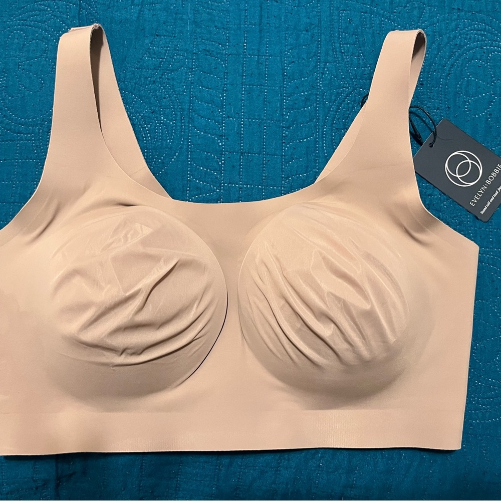 NWT Evelyn & Bobbie- The Bobbie Scoop Bra (L)